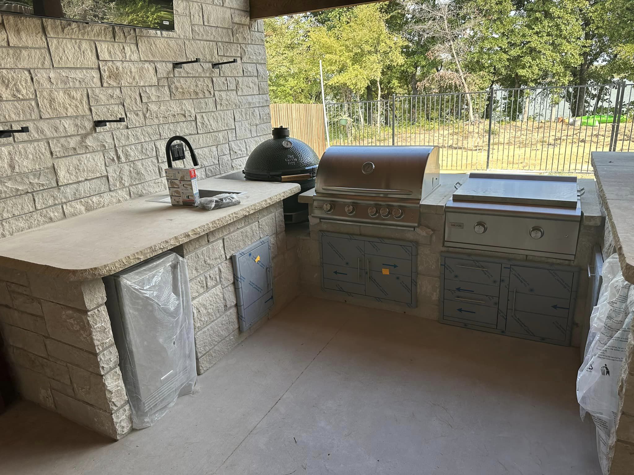 Professional Outdoor Kitchens